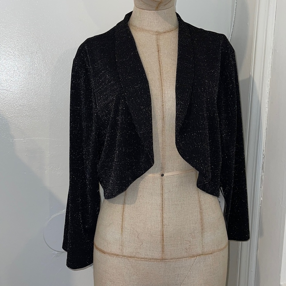 Lightweight Cropped Blazer